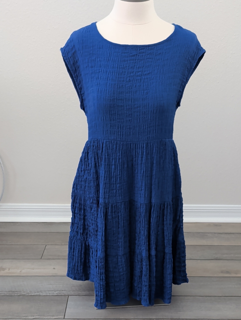 Knox Rose Textured Tiered Midi Dress in Royal Blue